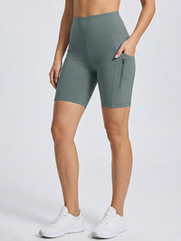 High-Rise short with Pockets