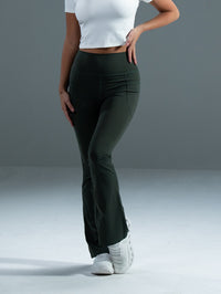 Super-High-Rise Flared Pant with pockets